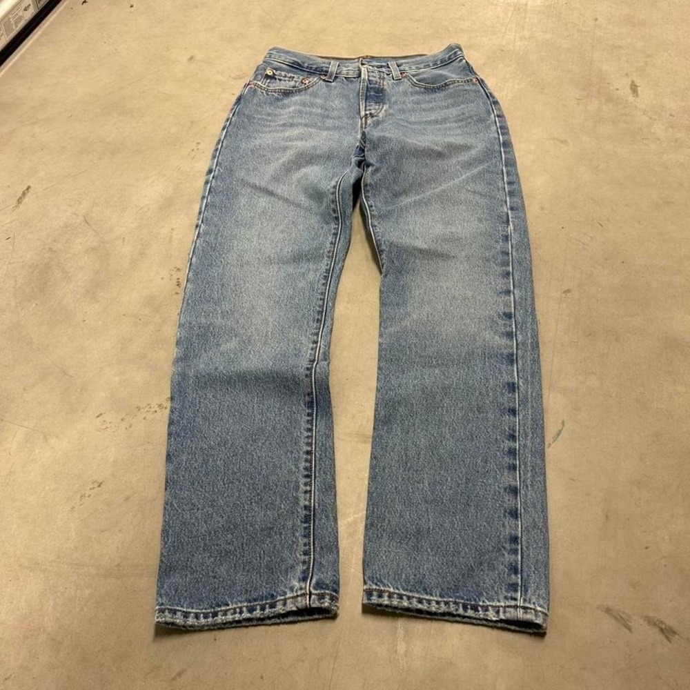 Vintage Levi's Relaxed Fit Grunge Style Blue Jeans